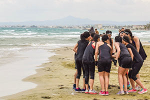 Team building entre collègues à la plage