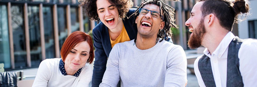 Team building entre collègues dans un parc